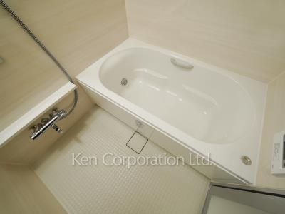 Bath ※Photo of the same layout on 1 floor. Decoration and fixture may differ.