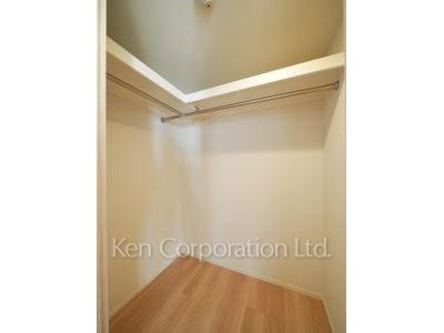 Walk-In Closet ※Photo of the same layout on 1 floor. Decoration and fixture may differ.