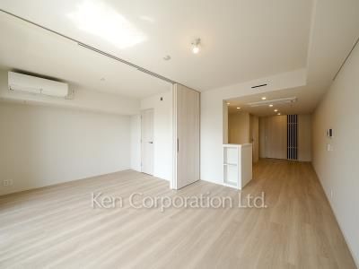 Living-Dining ※Photo of the same layout on 3 floor. Decoration and fixture may differ.