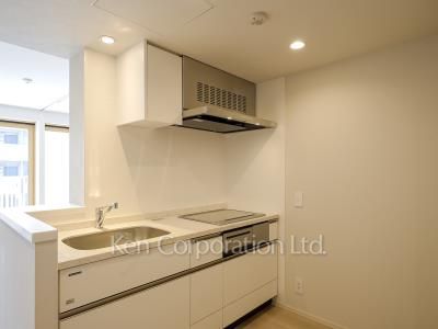 Kitchen ※Photo of the same layout on 3 floor. Decoration and fixture may differ.