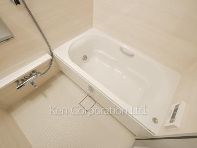 Bath ※Photo of the same layout on 3 floor. Decoration and fixture may differ.