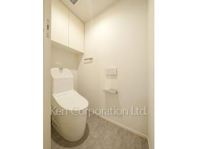 Lavatory ※Photo of the same layout on 3 floor. Decoration and fixture may differ.