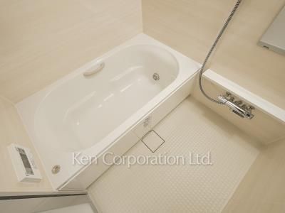 Bath ※Photo of the same layout on 3 floor. Decoration and fixture may differ.