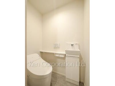 Lavatory ※Photo of the same layout on 3 floor. Decoration and fixture may differ.