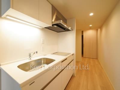 Kitchen ※Photo of the same layout on 1 floor. Decoration and fixture may differ.