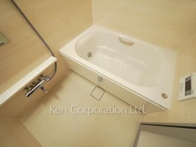 Bath ※Photo of the same layout on 1 floor. Decoration and fixture may differ.