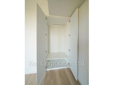 Closet ※Photo of the same layout on 3 floor. Decoration and fixture may differ.