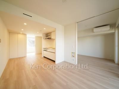 Living-Dining ※Photo of the same layout on 3 floor. Decoration and fixture may differ.