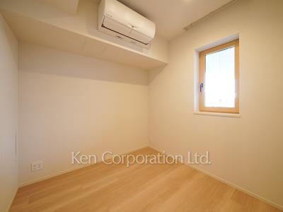 Bedroom ※Photo of the same layout on 4 floor. Decoration and fixture may differ.
