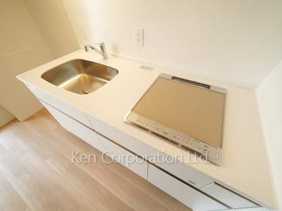 Kitchen ※Photo of the same layout on 4 floor. Decoration and fixture may differ.