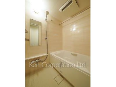 Bath ※Photo of the same layout on 4 floor. Decoration and fixture may differ.