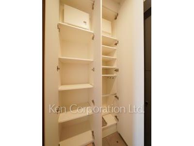 Shoes Closet