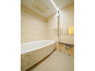 Bath ※Photo of the same layout on 5 floor. Decoration and fixture may differ.