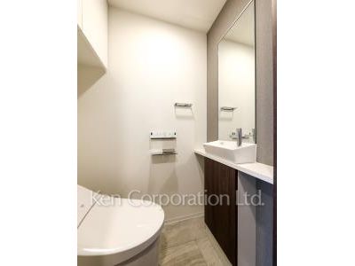 Lavatory ※Photo of the same layout on 2 floor. Decoration and fixture may differ.
