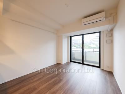 Living-Dining ※Photo of the same layout on 5 floor. Decoration and fixture may differ.