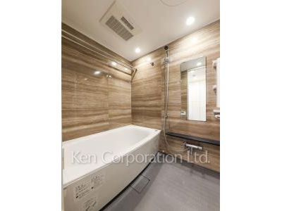 Bath ※Photo of the same layout on 5 floor. Decoration and fixture may differ.