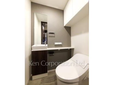 Lavatory ※Photo of the same layout on 5 floor. Decoration and fixture may differ.