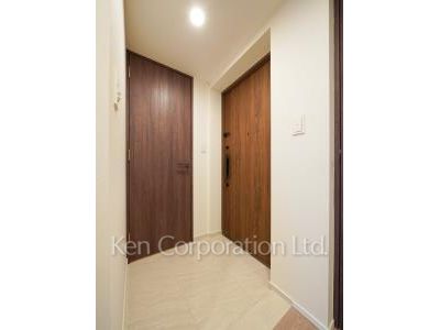 Entrance ※Photo of the same layout on 4 floor. Decoration and fixture may differ.
