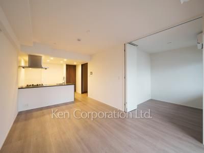 Living-Dining ※Photo of the same layout on 4 floor. Decoration and fixture may differ.