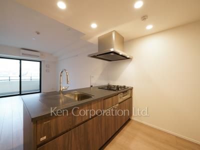 Kitchen ※Photo of the same layout on 4 floor. Decoration and fixture may differ.