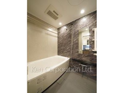 Bath ※Photo of the same layout on 4 floor. Decoration and fixture may differ.