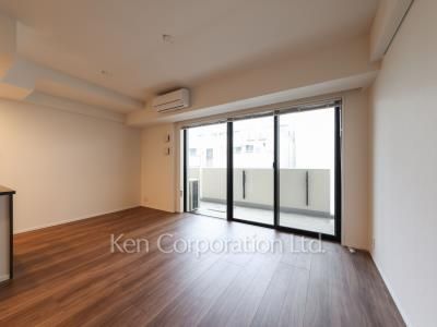 Living-Dining ※Photo of the same layout on 5 floor. Decoration and fixture may differ.