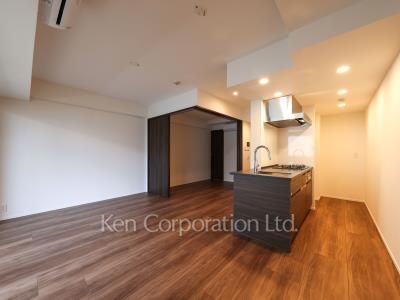 Living-Dining ※Photo of the same layout on 5 floor. Decoration and fixture may differ.