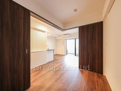 Bedroom ※Photo of the same layout on 5 floor. Decoration and fixture may differ.