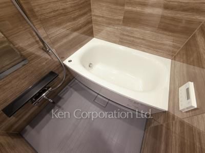 Bath ※Photo of the same layout on 5 floor. Decoration and fixture may differ.
