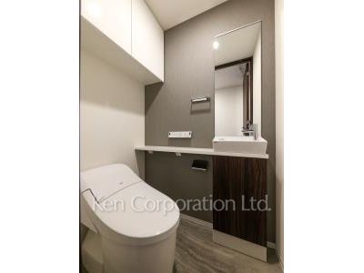 Lavatory ※Photo of the same layout on 5 floor. Decoration and fixture may differ.