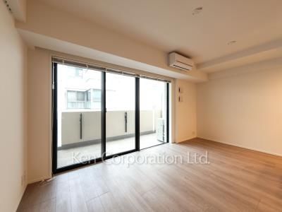 Living-Dining ※Photo of the same layout on 4 floor. Decoration and fixture may differ.