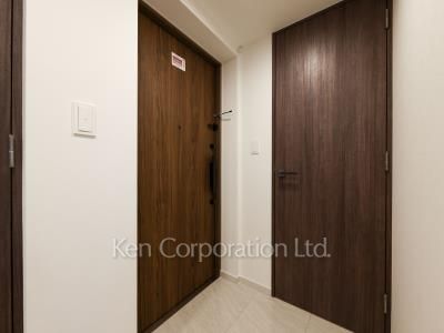 Entrance ※Photo of the same layout on 4 floor. Decoration and fixture may differ.