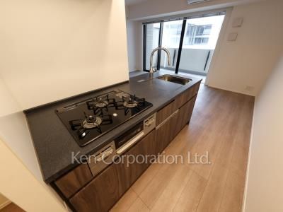 Kitchen ※Photo of the same layout on 4 floor. Decoration and fixture may differ.