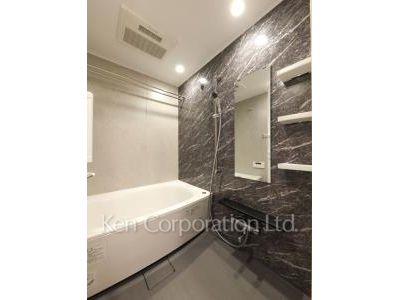 Bath ※Photo of the same layout on 4 floor. Decoration and fixture may differ.