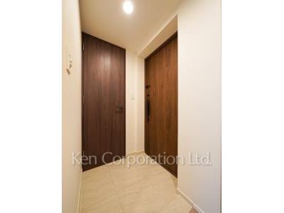 Entrance ※Photo of the same layout on 4 floor. Decoration and fixture may differ.