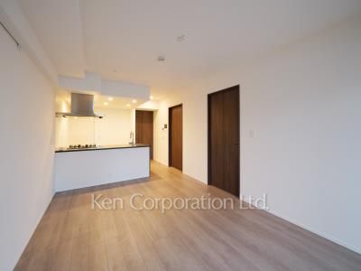 Living-Dining ※Photo of the same layout on 4 floor. Decoration and fixture may differ.