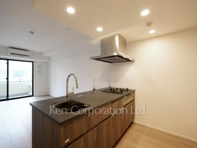 Kitchen ※Photo of the same layout on 4 floor. Decoration and fixture may differ.