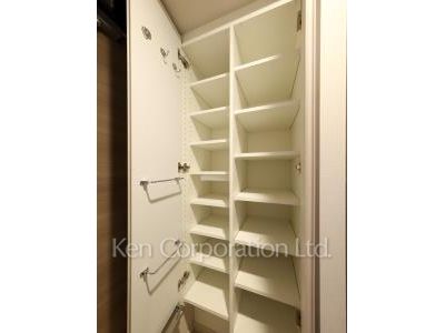 Shoes Closet
