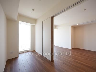 Bedroom ※Photo of the same layout on 41 floor. Decoration and fixture may differ.