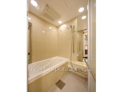 Bath ※Photo of the same layout on 41 floor. Decoration and fixture may differ.