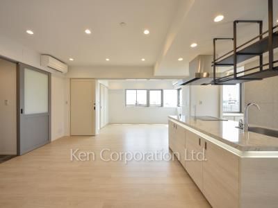 Living-Dining ※Photo of the same layout on 7 floor. Decoration and fixture may differ.