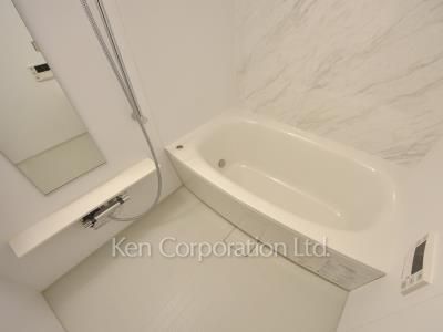 Bath ※Photo of the same layout on 7 floor. Decoration and fixture may differ.