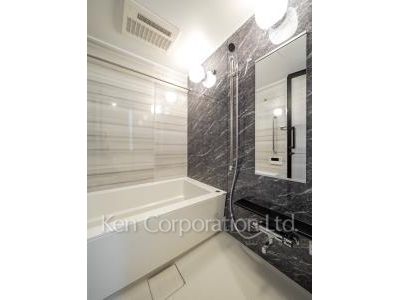 Bath ※Photo of the same layout on 12 floor. Decoration and fixture may differ.
