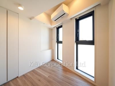 Service Room (Extra room space) ※Photo of the same layout on 15 floor. Decoration and fixture may differ.