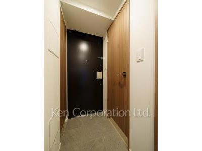 Entrance ※Photo of the same layout on 4 floor. Decoration and fixture may differ.