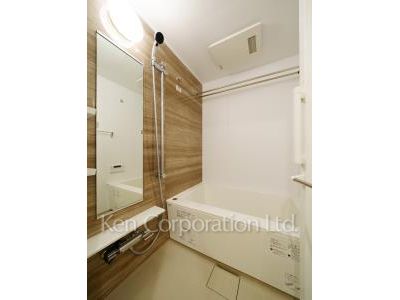 Bath ※Photo of the same layout on 4 floor. Decoration and fixture may differ.