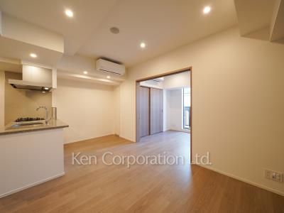 Living-Dining ※Photo of the same layout on 4 floor. Decoration and fixture may differ.