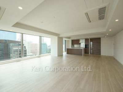 Living-Dining ※Photo of the same layout on 25 floor. Decoration and fixture may differ.