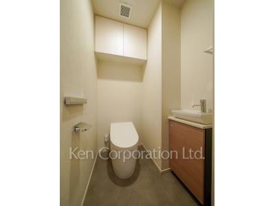 Lavatory ※Photo of the same layout on 5 floor. Decoration and fixture may differ.