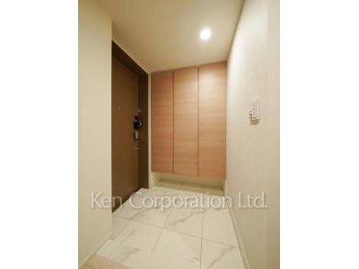 Entrance ※Photo of the same layout on 5 floor. Decoration and fixture may differ.